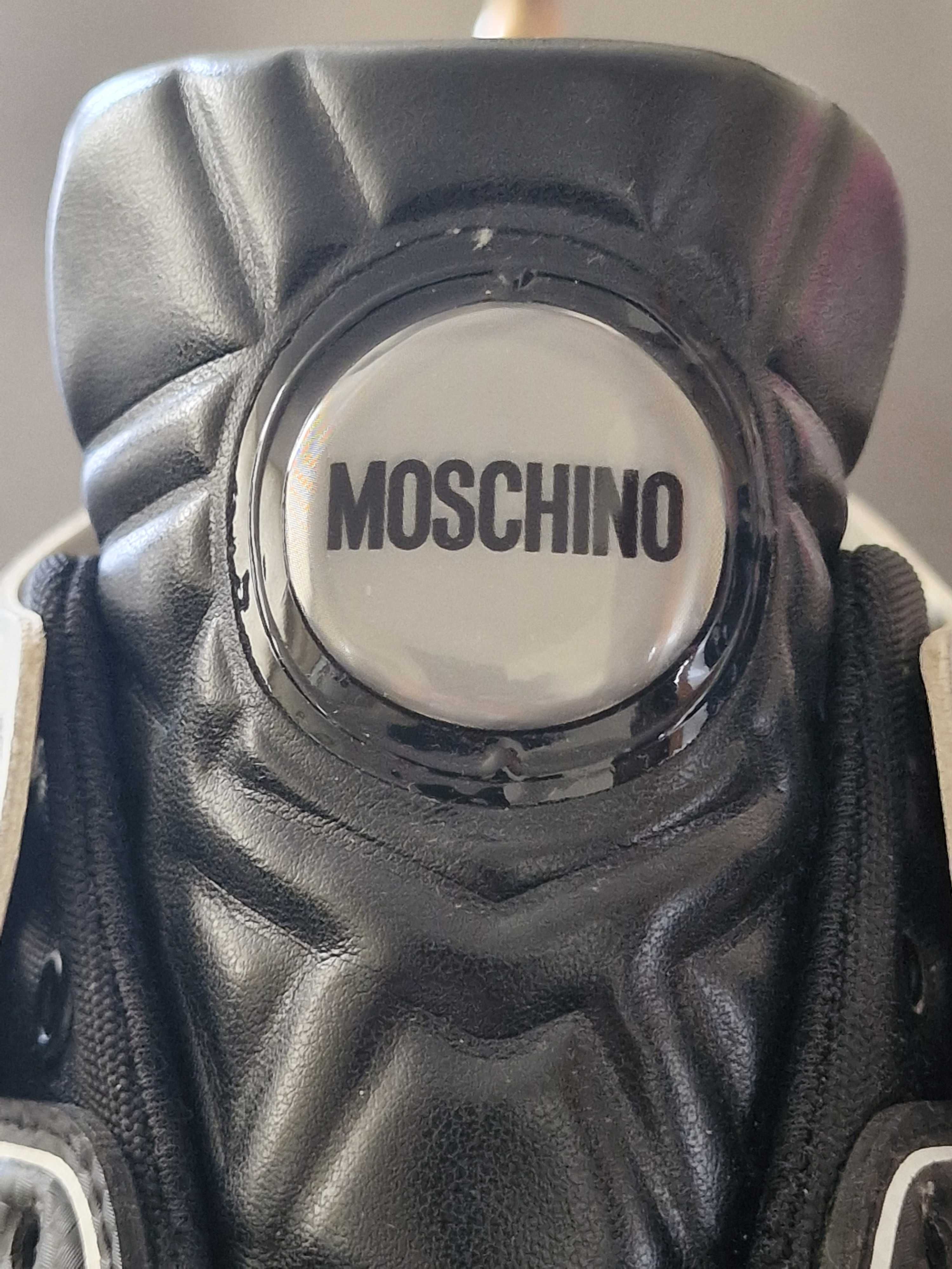 Sapatilhas Moschino - Novas