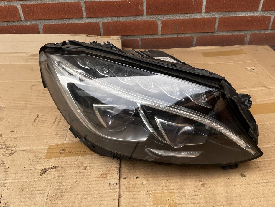 Mercedes w205 lampa prawy przod