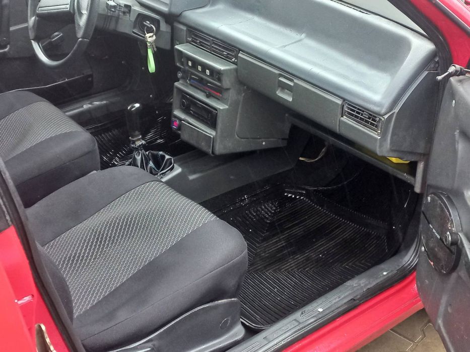 Продам ваз 2109 в хорошем состоянии.