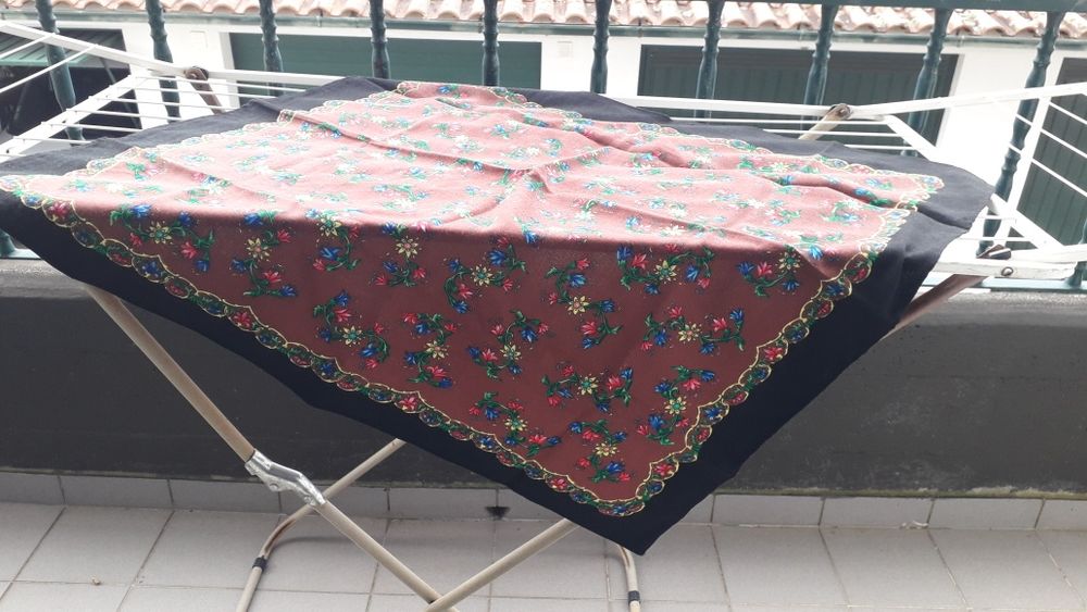 Lenços antigos e xailes
