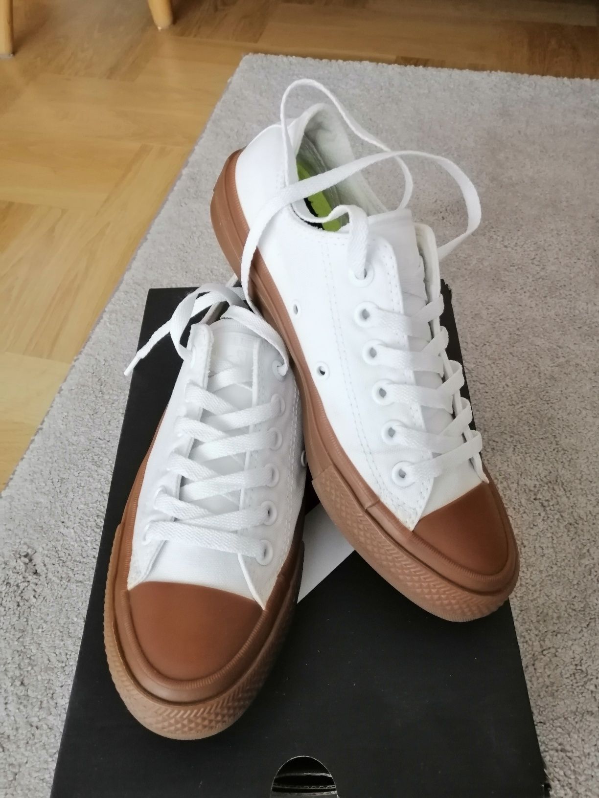 Trampki damskie Converse w rozmiarze 38