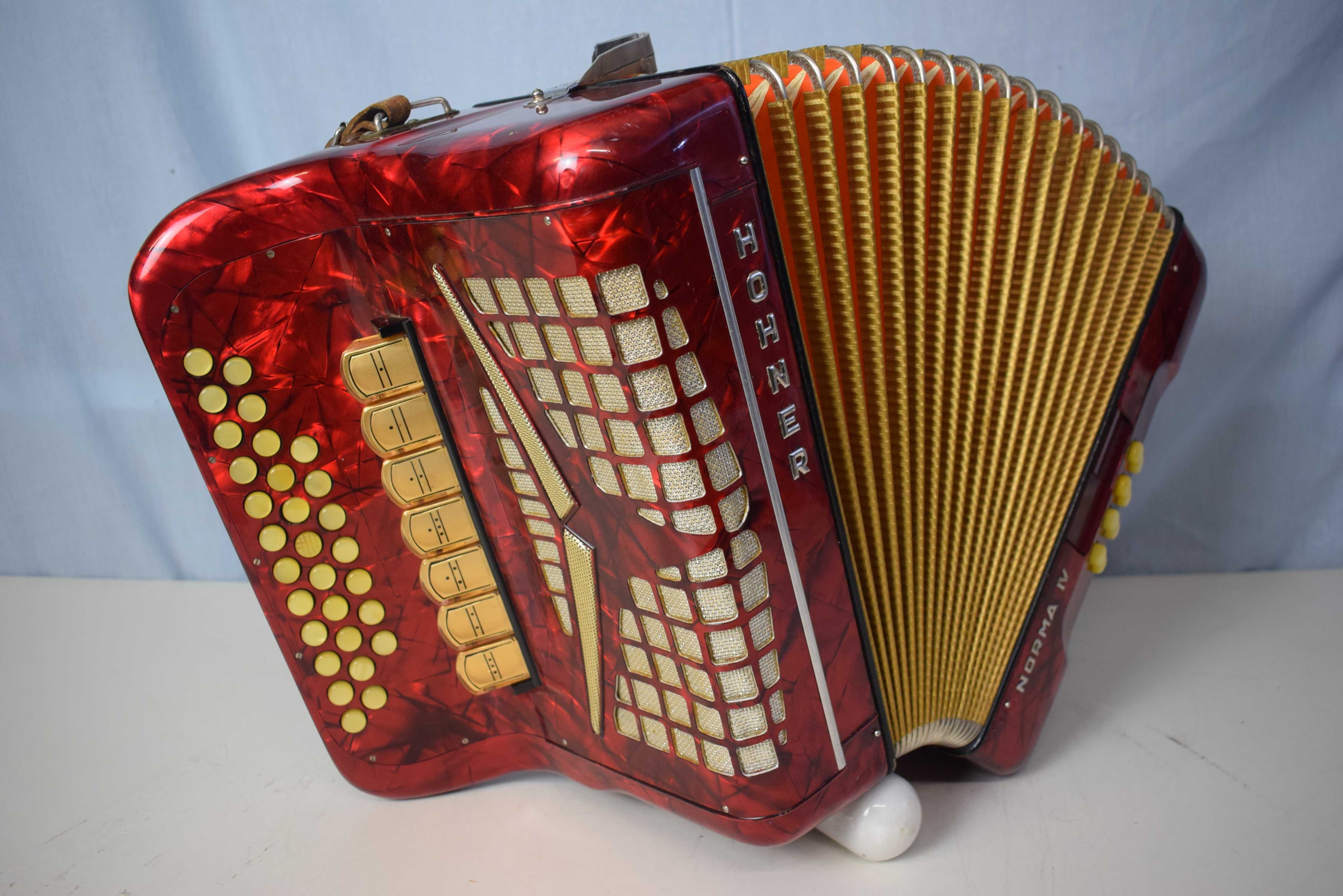 Hohner Norma IV 4 Voz. Com Mala