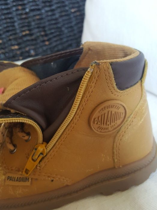 Botas de menino marca Palladium