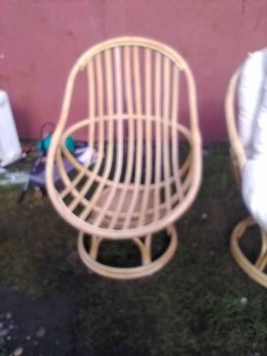 Fotele ratanowe obracane