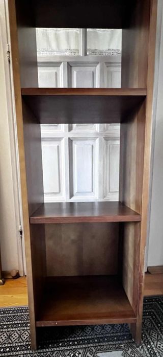 Słupki drewniane regały