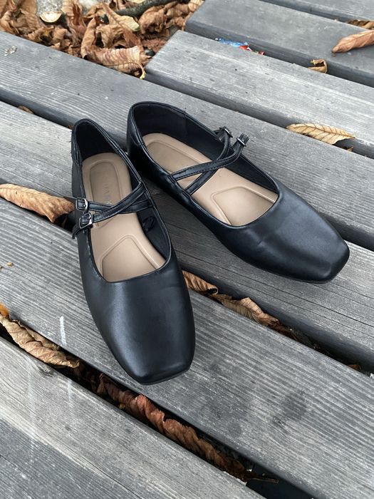 Стильні балетки з ремінцями Primark