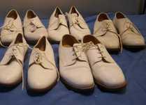 Cinco pares de sapatos da Marinha