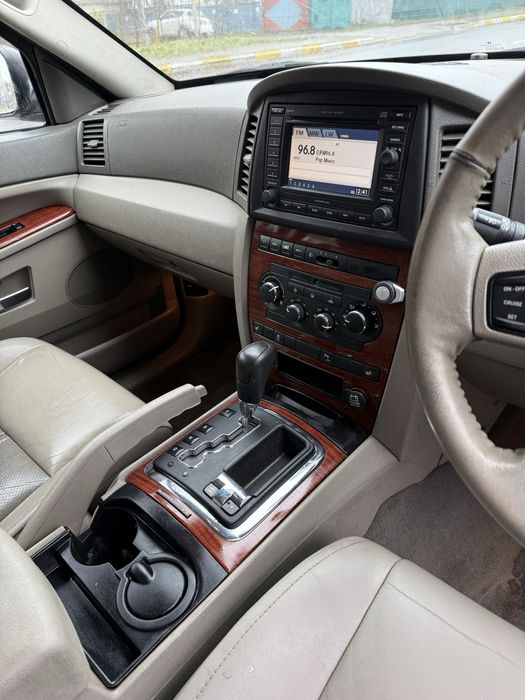 Grand Cherokke 3.0 дизель автомат 4*4 2007 год