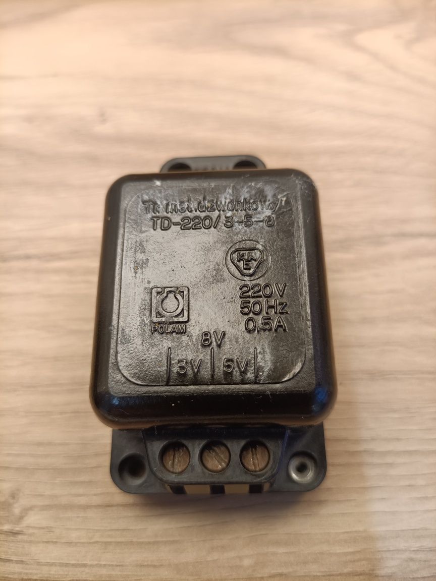 Transformator dzwonkowy 220VAC na 3/6/8VAC