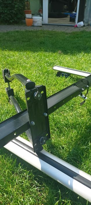 Uchwyt rowerowy na dach auta