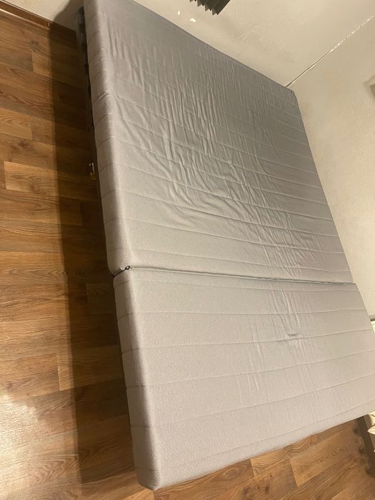 Łóżko z materacem 160x200 – jak nowe!