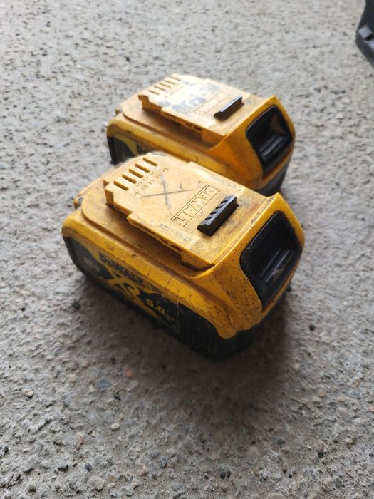 2szt bateria dewalt 5ah 18v uszkodzone