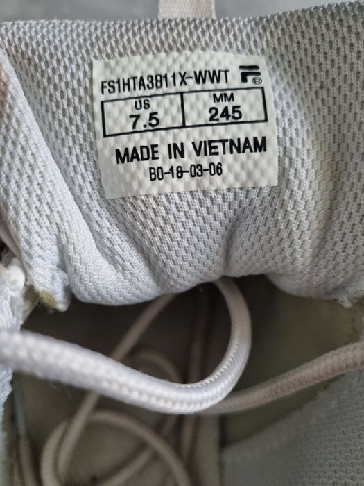 Fila białe buty sportowe