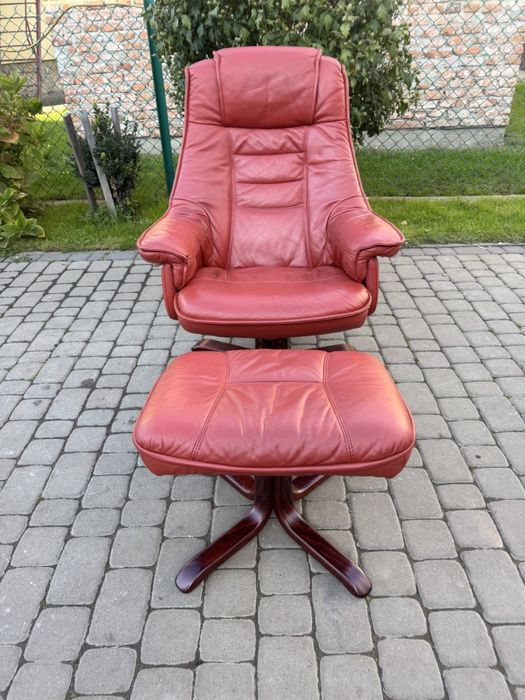 Крісло шкіряне реклайнер з пуфом (00128)
