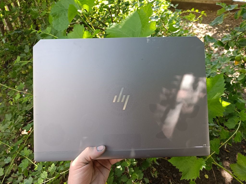 6 ядер, Ігровий ноутбук HP (i7 8850H/16/512/P1000 4GB)