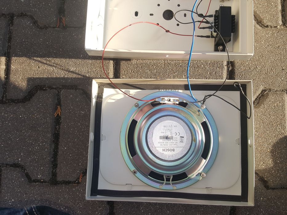 Głośnik BOSCH LBC3018/01 6W w obudowie