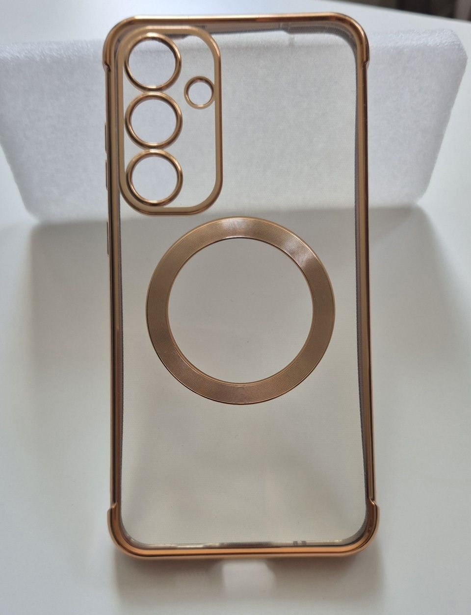 Etui Samsung s24 plus magnetyczne