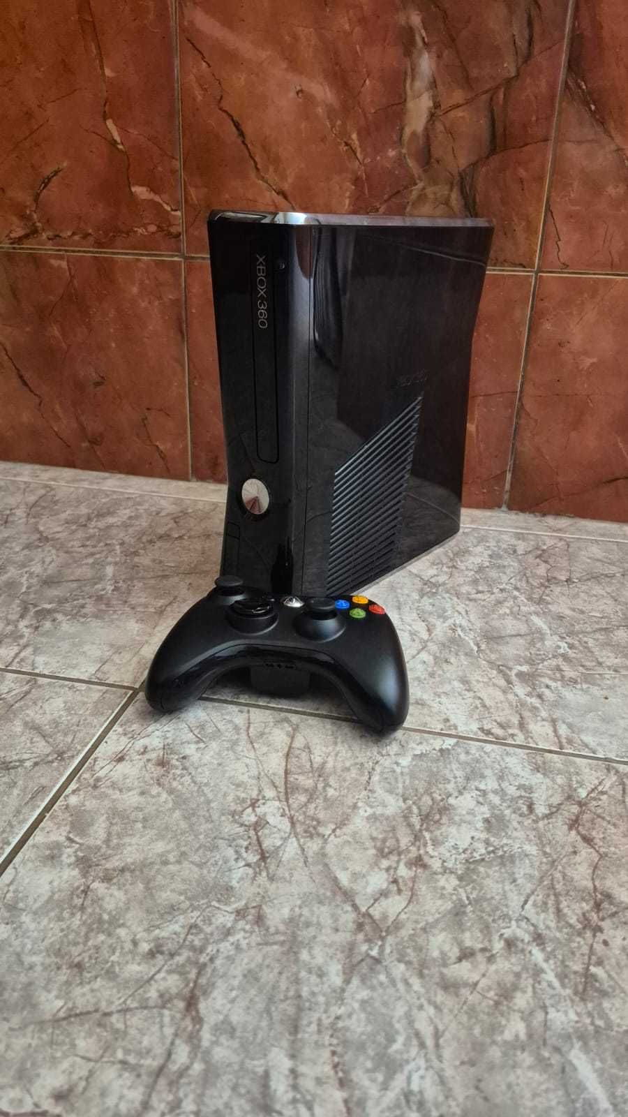 XBOX 360 com disco 256GB + comando