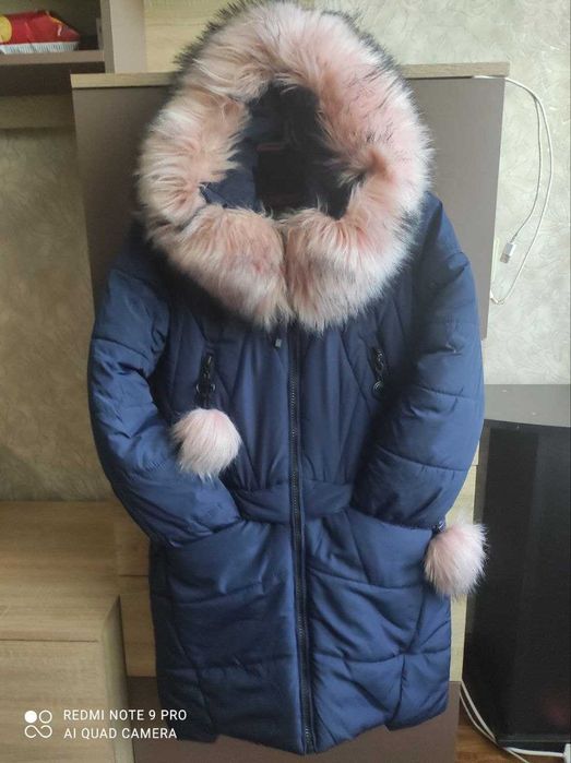 Зимовий пуховик для дівчинки (розмір 42)