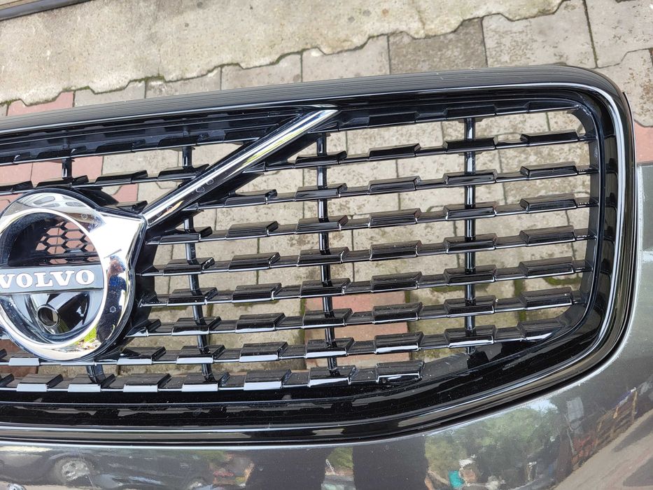 zderzak przód volvo xc 60 II lift R-DESIGN