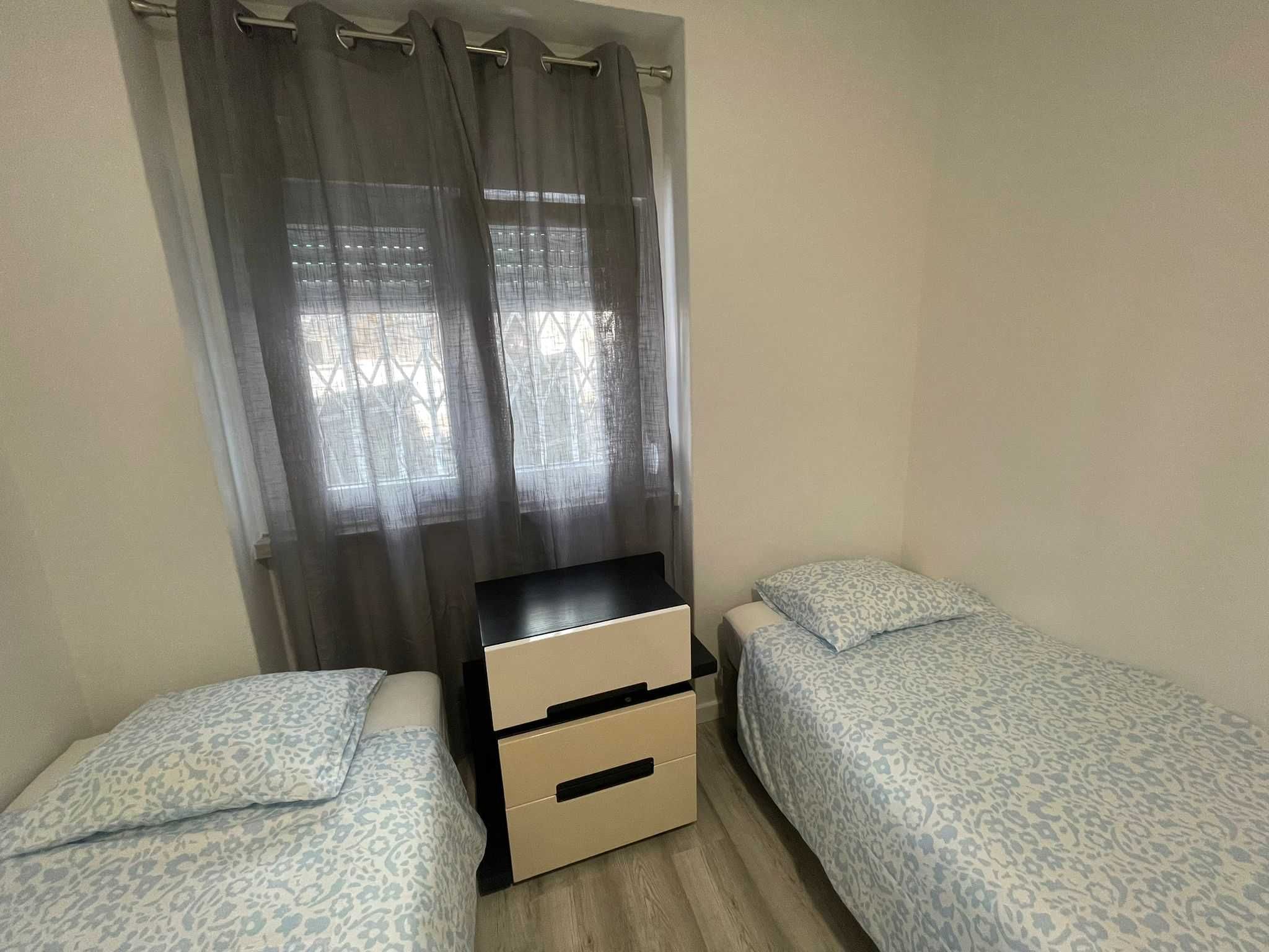 Quarto Partilhado Amadora Perto Comboio Só Raparigas
