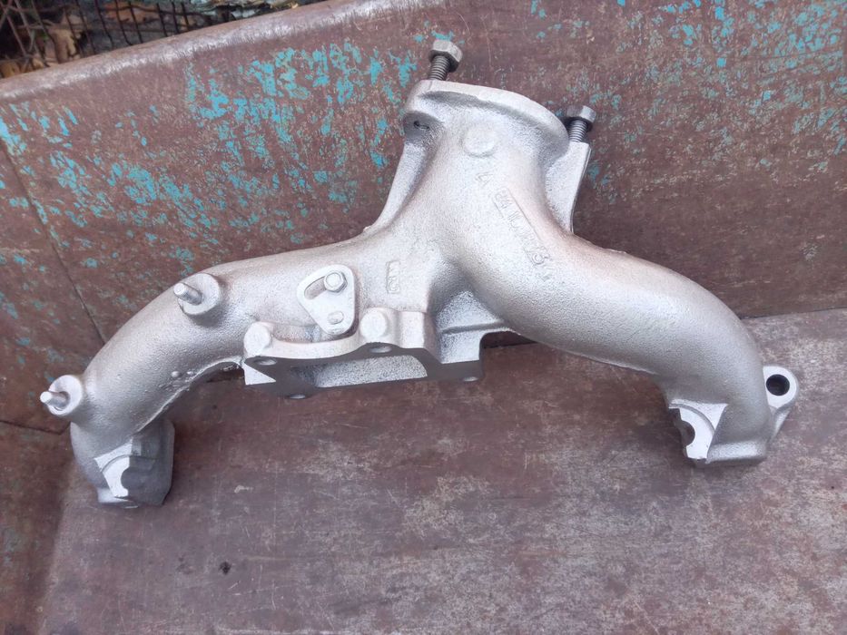 Продам вихлопний колектор двигуна ГАЗ 24