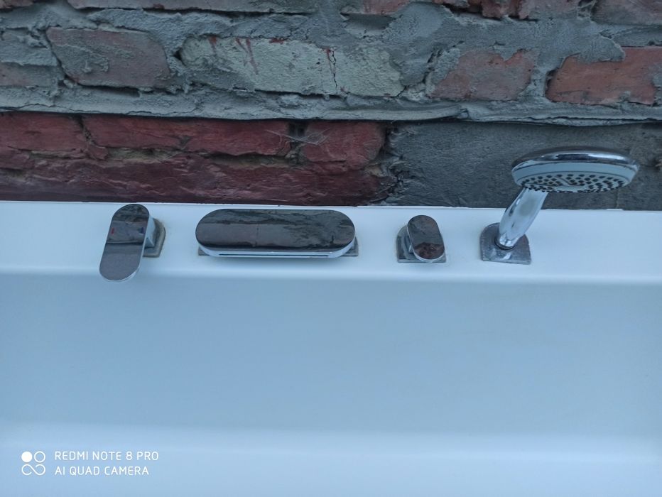 Ванна Ravak 1,8*0,8 із сифоном,кранами та розсувною шторкою