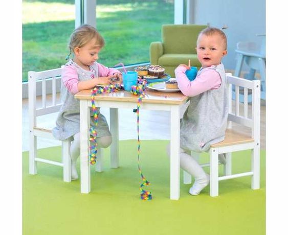 Zestaw mebli dziecięcych Stół +2 krzesełka Reer