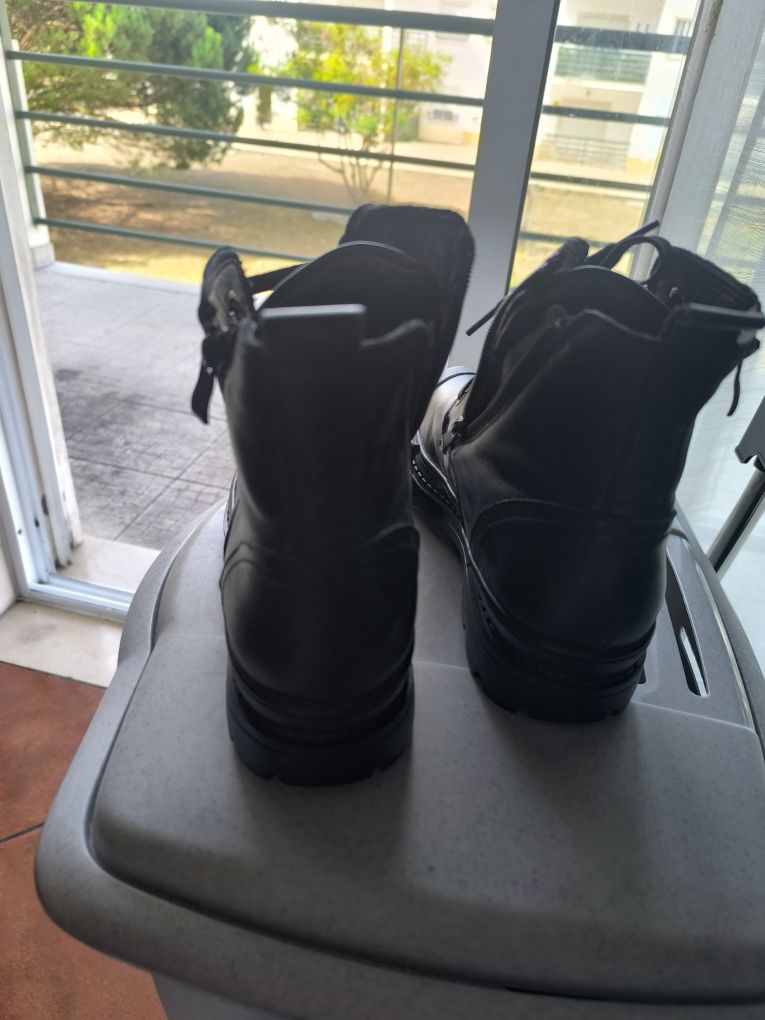 Botas unisexo em pele tipo táctica