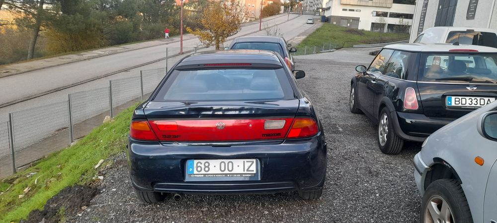 Mazda 323f, carro TOP