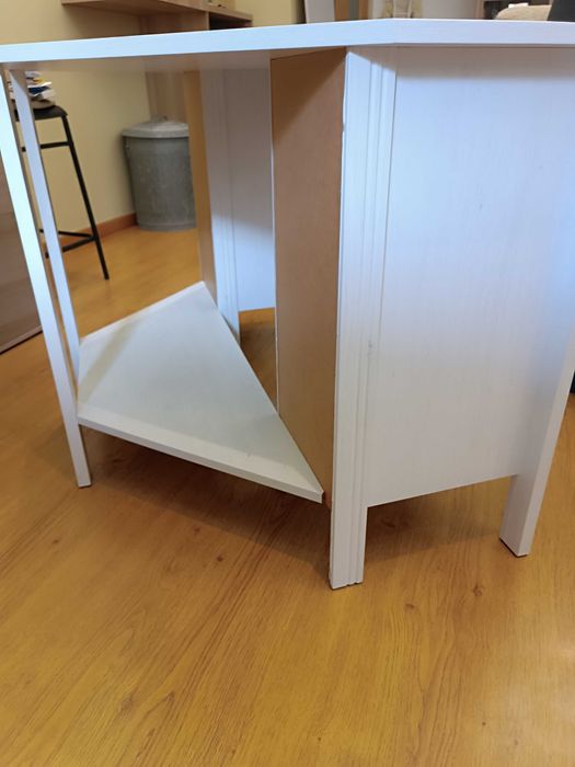 Secretaria Ikea de canto