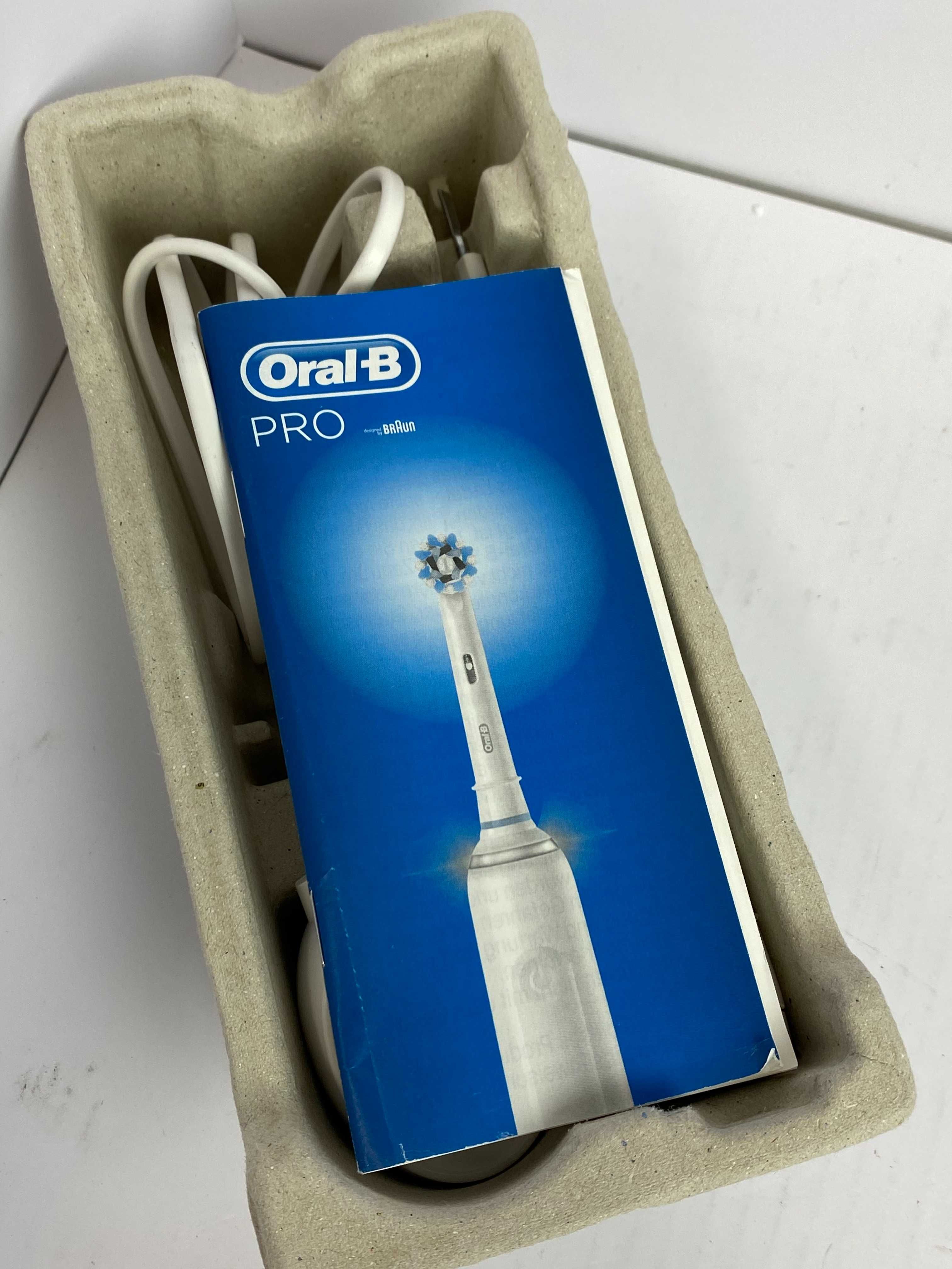 Szczoteczka elektryczna Oral-B Pro3 3000 Sensitive