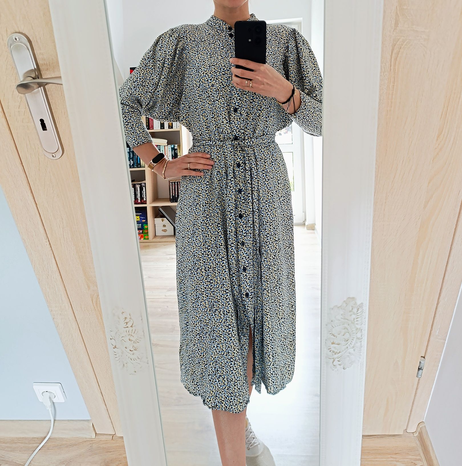 H&M sukienka z szerszym rękawami w drobne plamki
