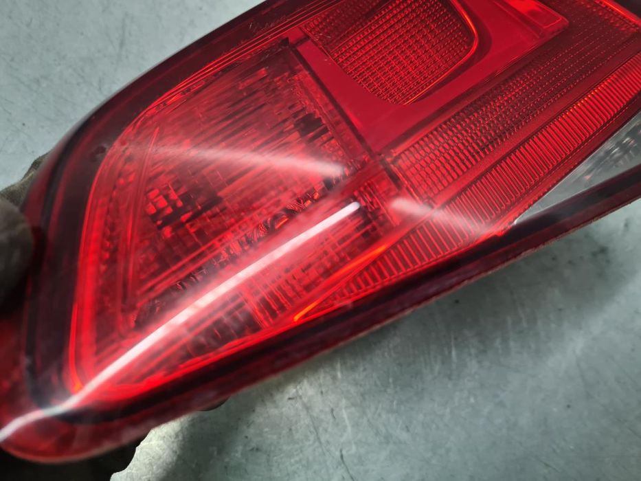 Farolim da mala direito VOLKSWAGEN Golf VII (5G1, BQ1, BE1, BE2)