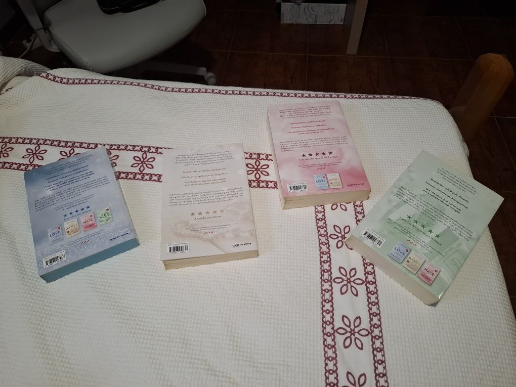 Colecção de livros da autora Ana Huang