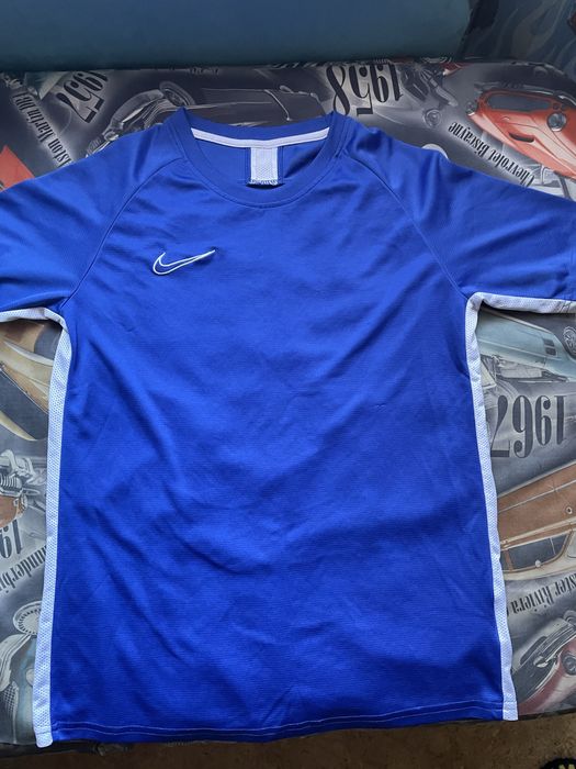 Футболка Nike.