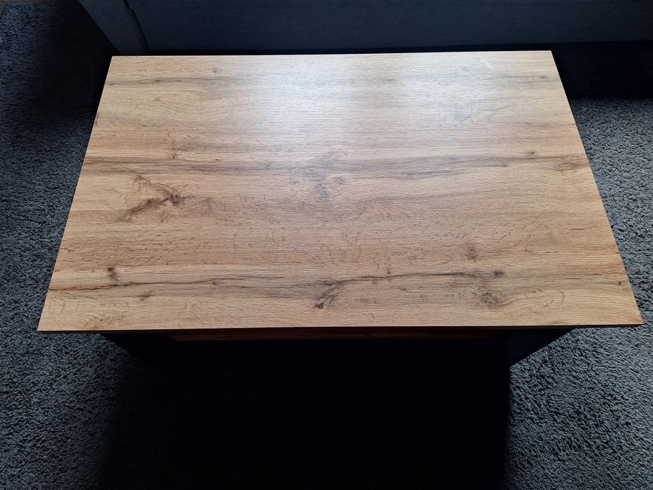 Zestaw kanap 3 i 2 osobowa plus ława do salonu.