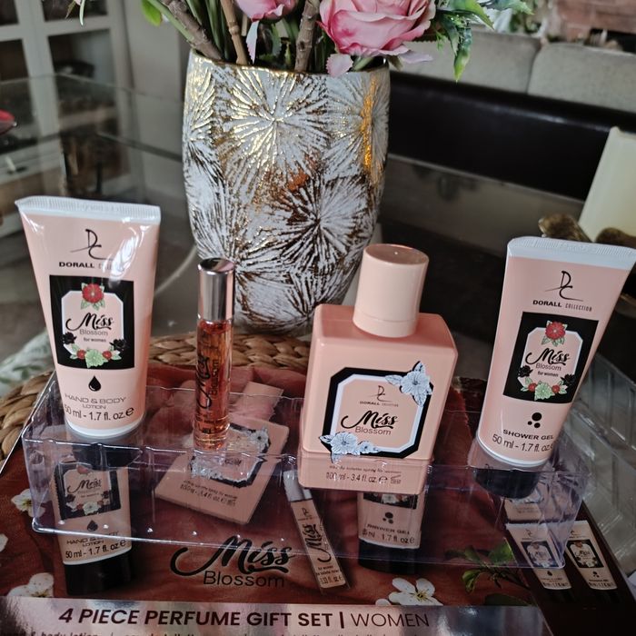 Coffret Miss Blossom da Dorall Collection para mulher com 4 Produtos