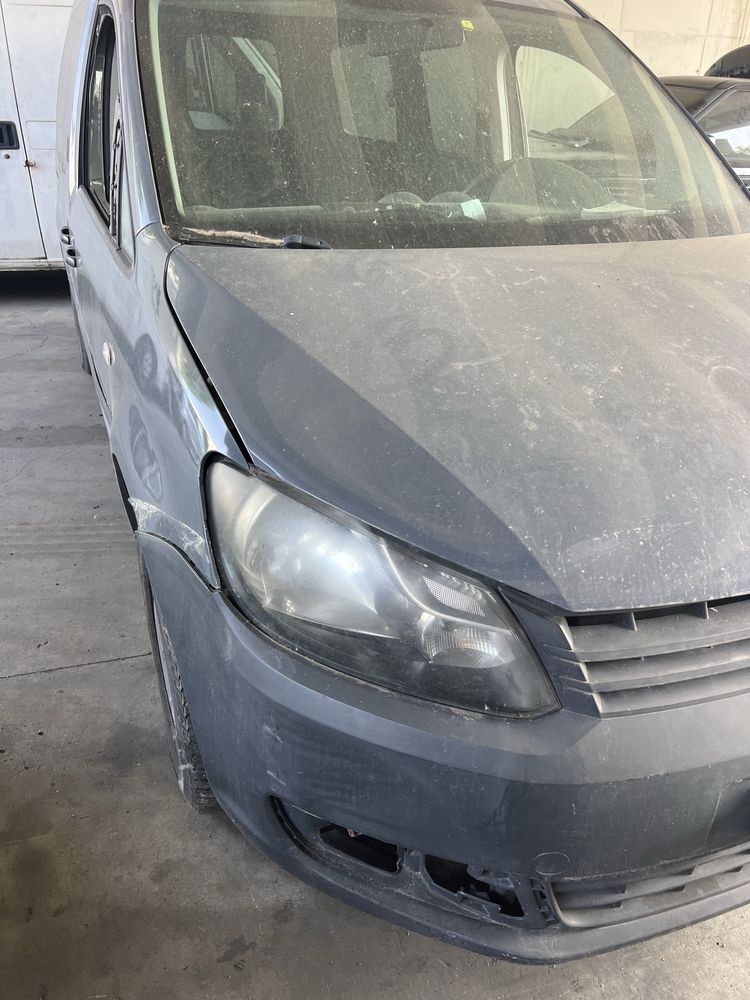 Volkswagen Caddy 2012 silnik 1,6 diesel automat maska drzwi caroseria