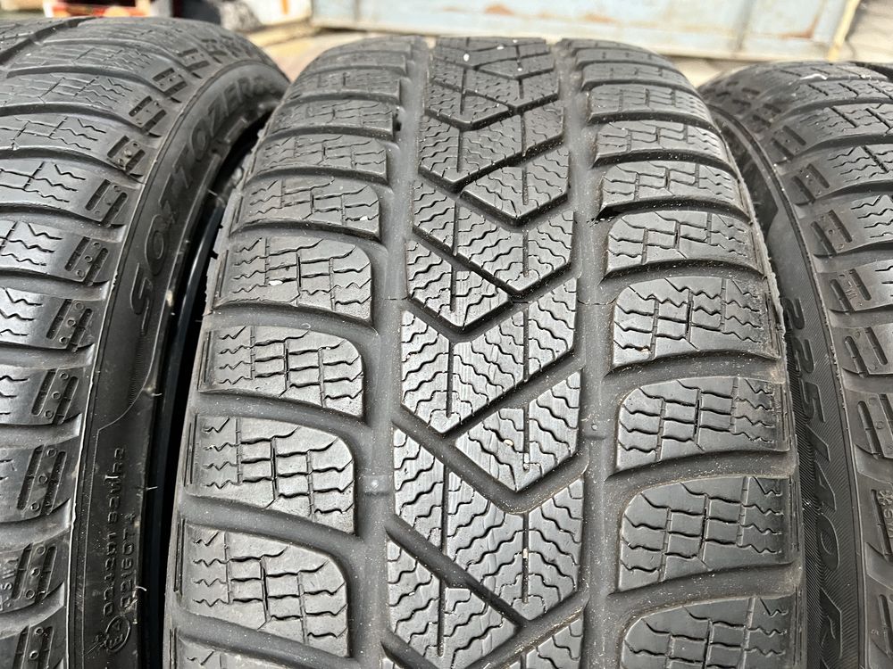 Резина комплект зима 225/40 R 18 Pirelli