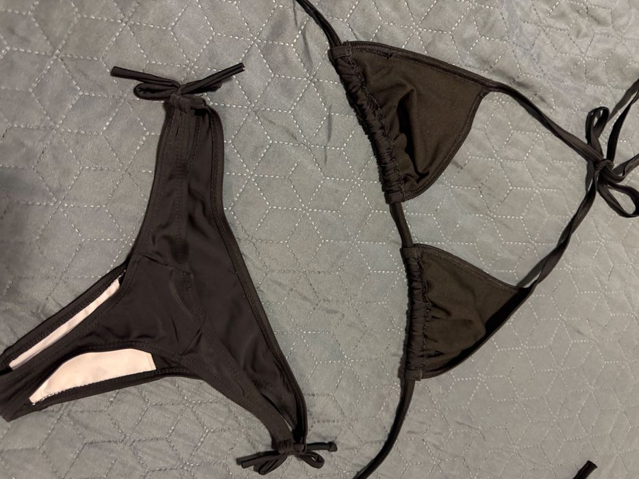 Чорний базовий купальник