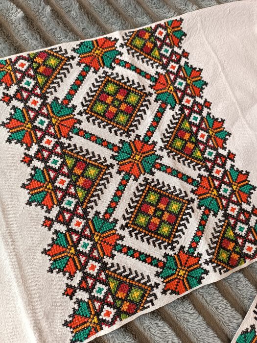 Давній рушничок вишитий