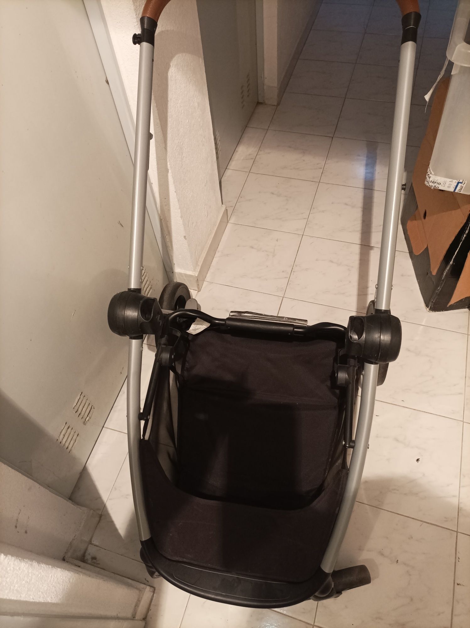 Conjunto ovo + Carrinho para bebê BRITAX ROMER da Bebeconfort*