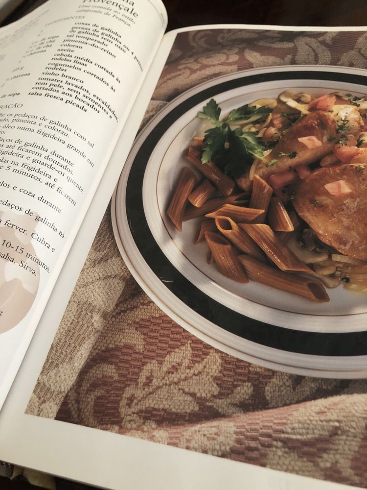 Livro cozinha ‘um Tesouro de Cozinha Classica’