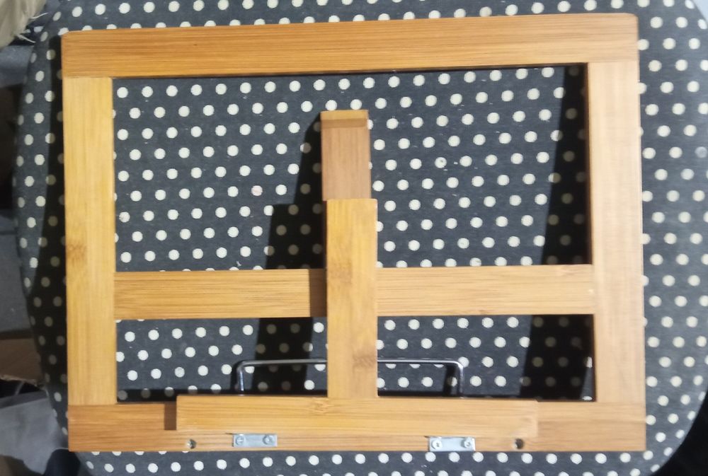 Stojak pod książkę