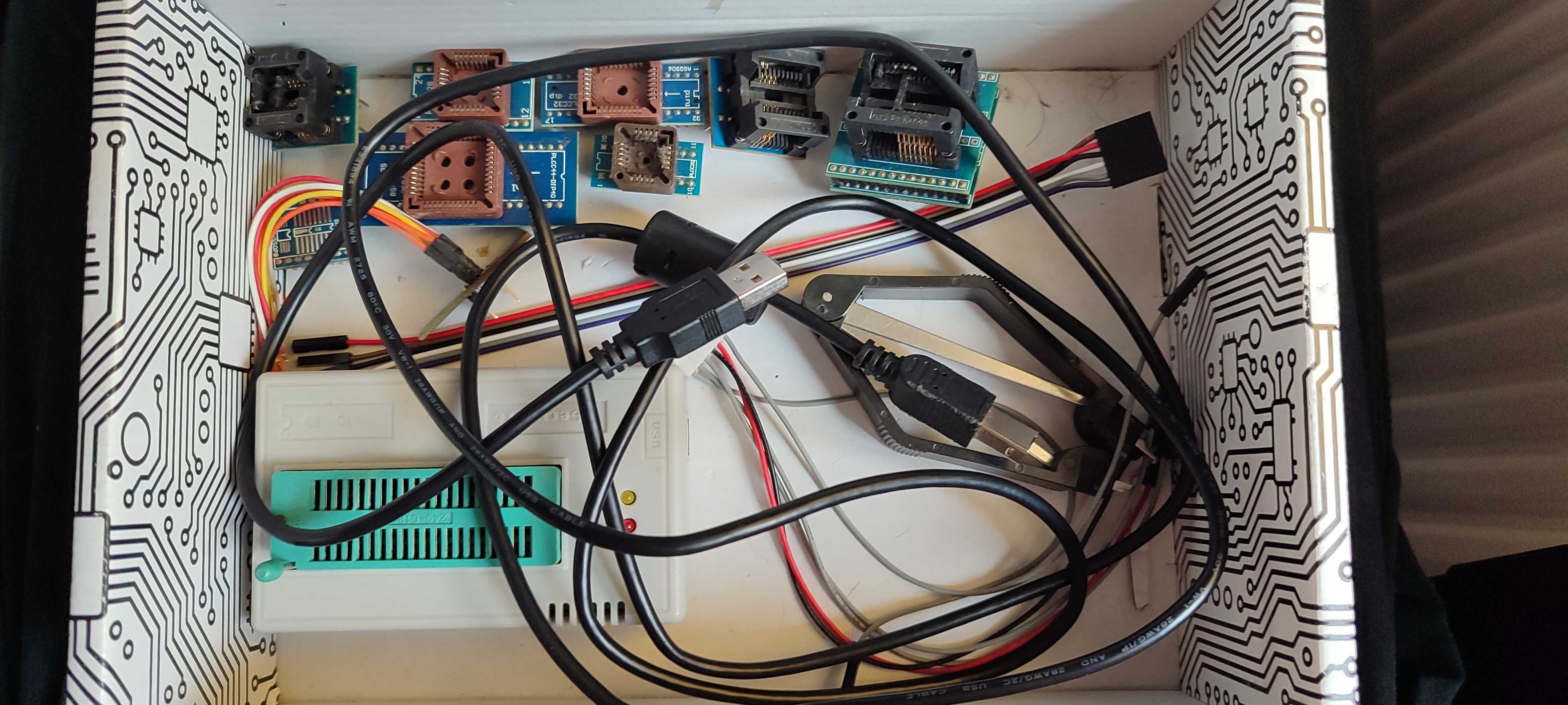 programator XGecu TL866 II plus + 9 adapterów