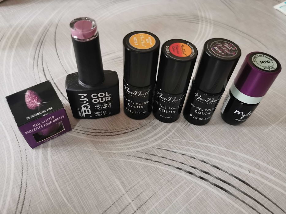 Lampa UV do manicure hybrydowego + gratisy