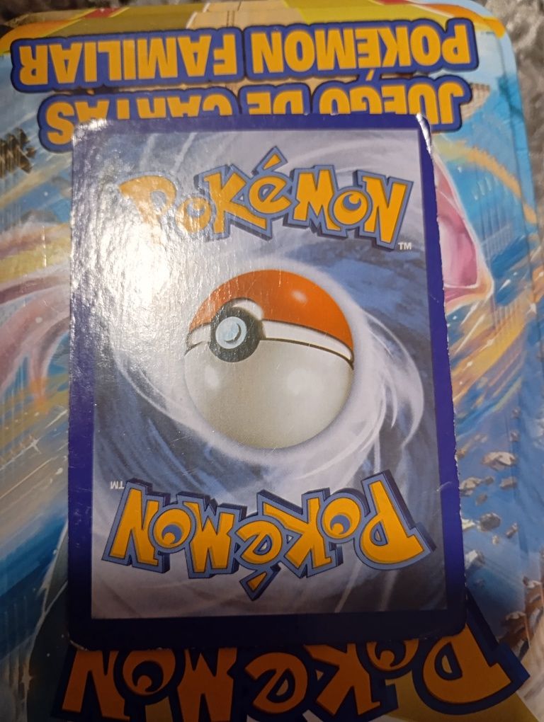 Carta Charizard V-220 HP