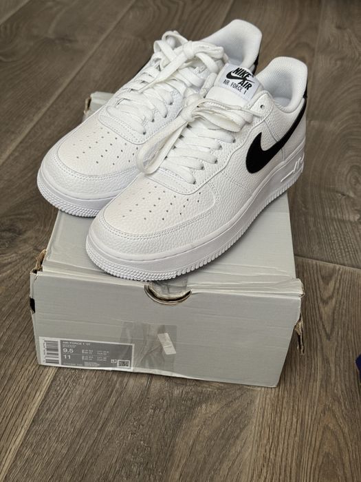 Продам нові шкіряні кросівки