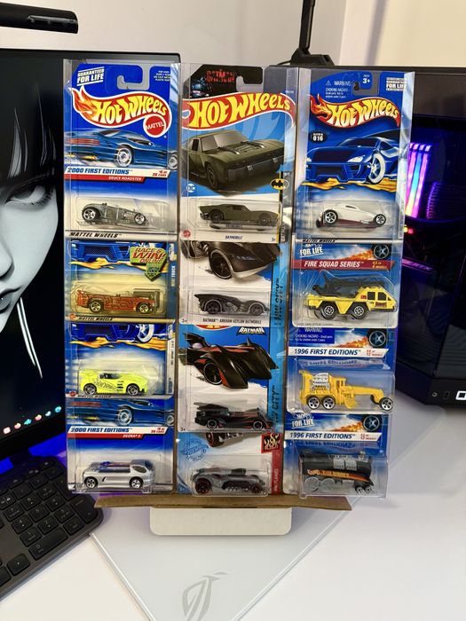 Розпродаж Hot Wheels - колекція фантазієк, органайзер, чохол, машинки.